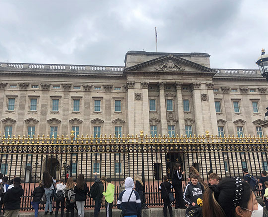 School Kids at Buckingham Palace School Kids at Buckingham Palace